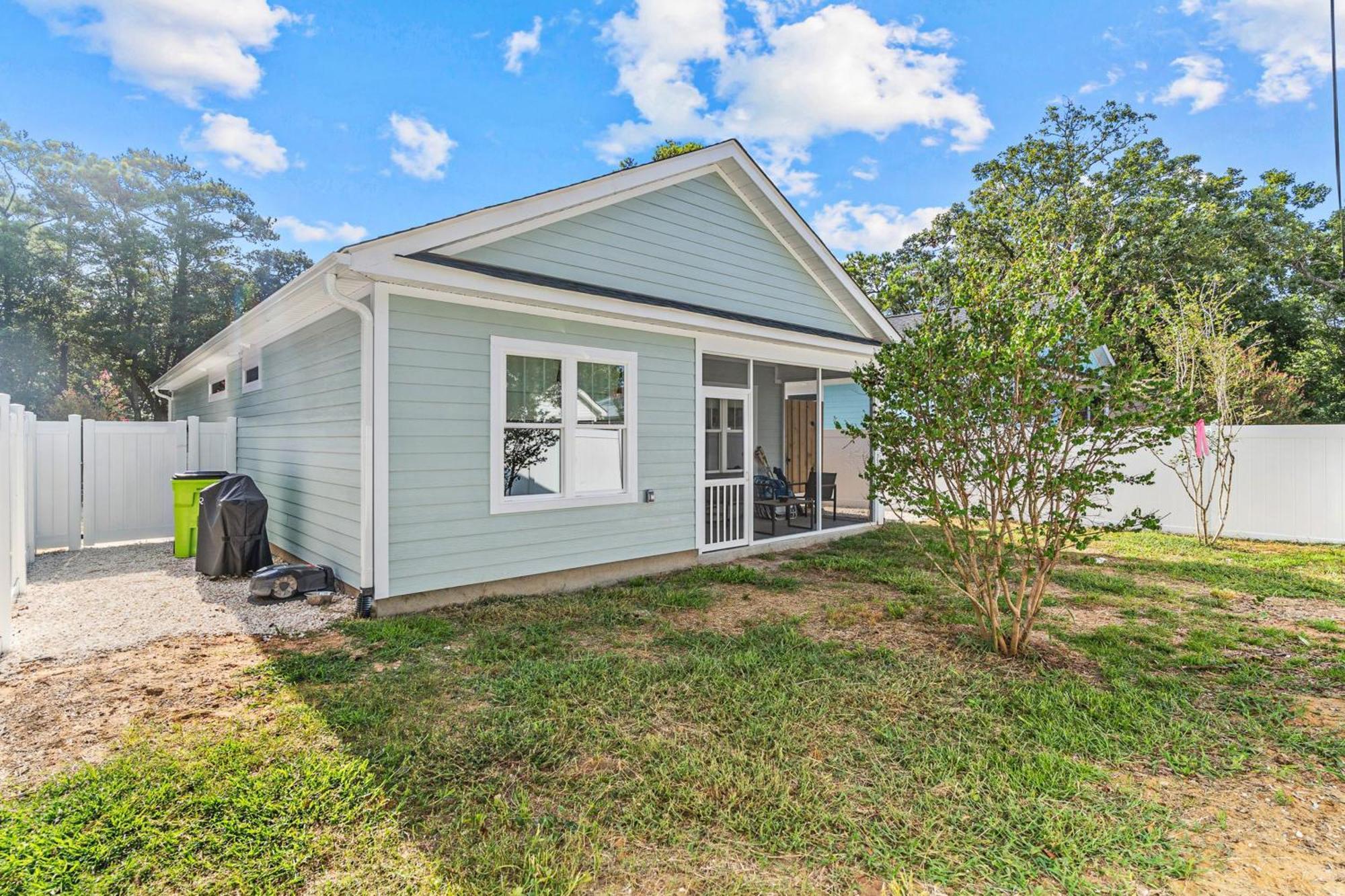 Pawsitive Island Escape Villa Oak Island Exterior photo